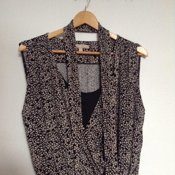 Banana Republic Womens Sleeveless Blouse w/ Tie - Picture 8 of 12